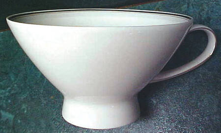 R1534 Footed Cup