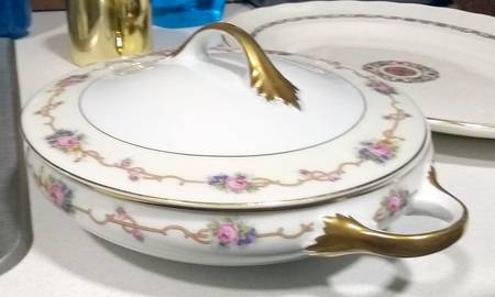 R1536 Round Covered Vegetable
