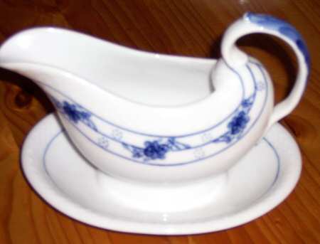 408 Gravy Boat & Underplate