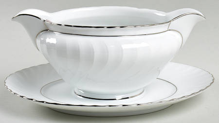 ROB349 Gravy Boat with Attached Underplate