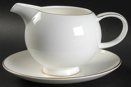 Symmetry Gold Gravy Boat & Underplate