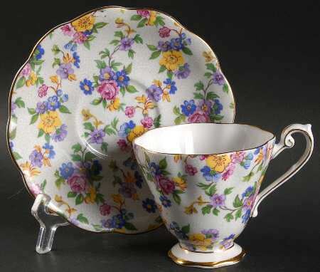 1523 Footed Cup & Saucer Set
