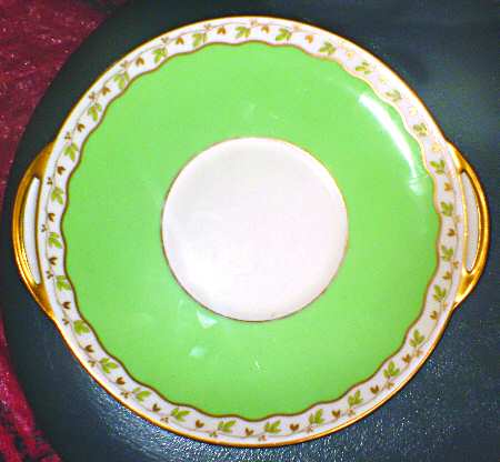 V1401 by Royal Doulton