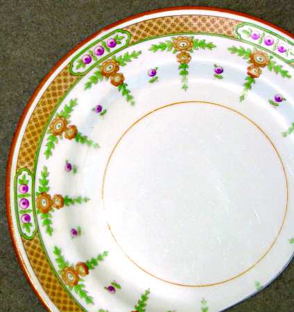 E8753 by Royal Doulton