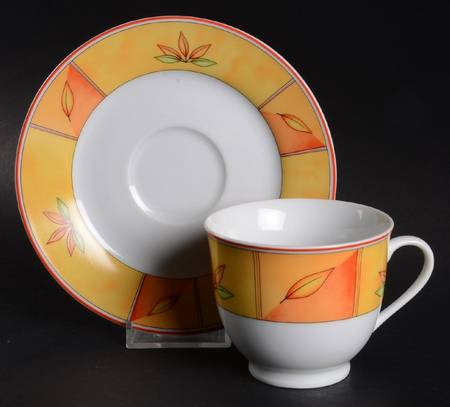 Bozen Footed Cup & Saucer Set