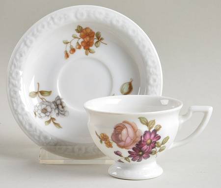 R1560 Footed Demitasse Cup & Saucer Set