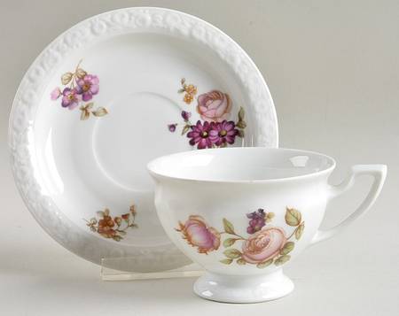 R1560 Footed Cup & Saucer Set
