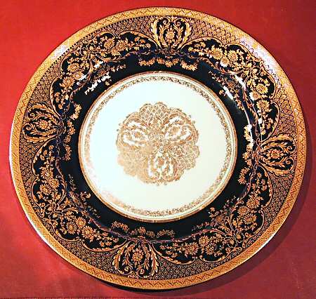 E902 by Royal Doulton