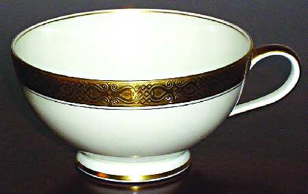 2533 Footed Cup