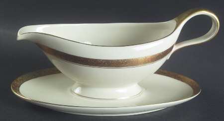 2533 Gravy Boat with Attached Underplate