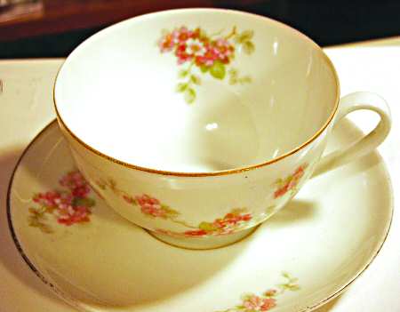 ROB351 Flat Cup & Saucer Set