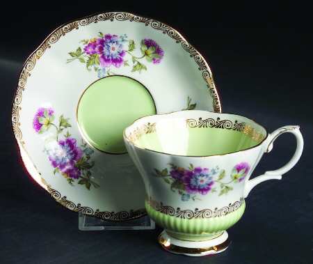 Reverie Series Footed Cup & Saucer Set