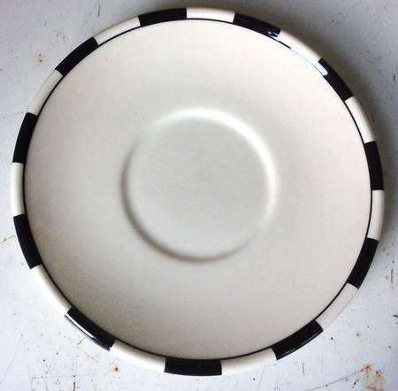 Monochrome Saucer