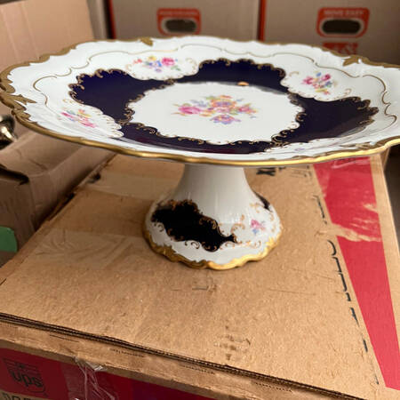 REH28 12" Diameter Pedestal Cake Stand