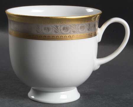 Duchess White (Aida Shape) Footed Cup