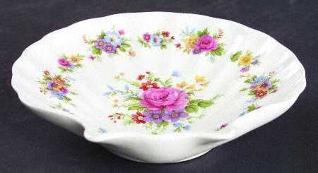 RST113 Medium Shell Shaped Dish