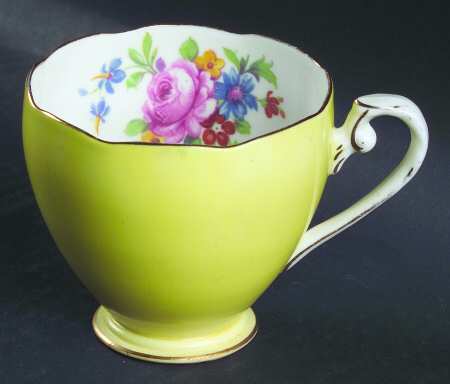 6381 (Yellow) Footed Cup
