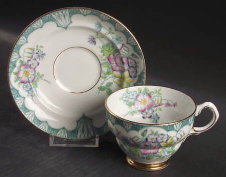 4865-B Footed Cup & Saucer Set