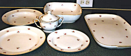 R1592 Sugar Bowl & Lid