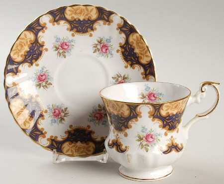 6039A Footed Cup & Saucer Set