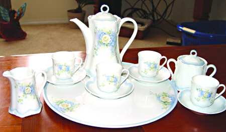 R1597 Sugar Bowl & Lid