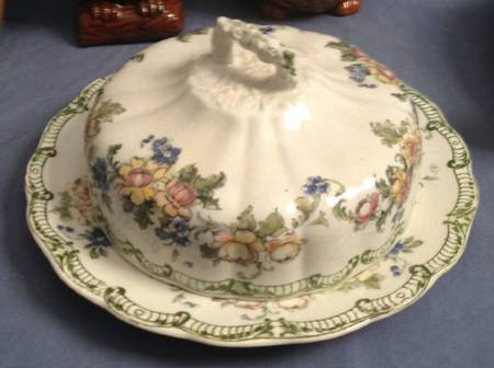 Navarre Round Covered Butter