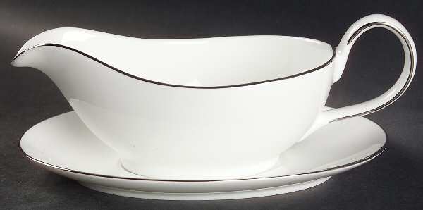 Signature Platinum Gravy Boat & Underplate