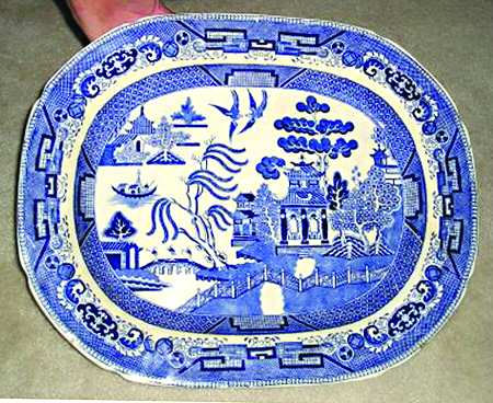 Willow Blue (Scalloped) 19" Oval Serving Platter