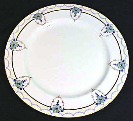 E8111 by Royal Doulton