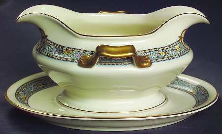 R1624 Gravy Boat with Attached Underplate