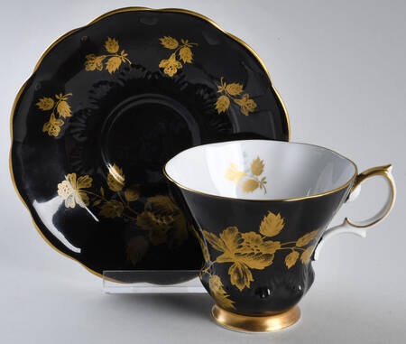 ROA182 Footed Cup & Saucer Set