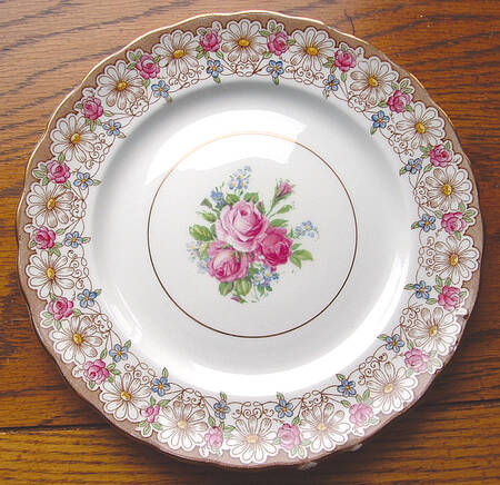 4866 Brown Dinner Plate