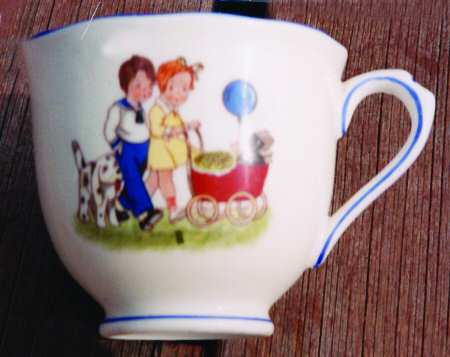 ROA183 Footed Cup