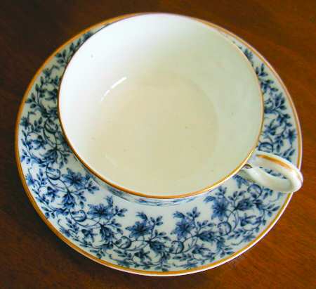 W4973 Footed Cup & Saucer Set