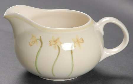 Simplicity Yellow Creamer