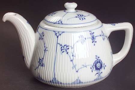 Blue Fluted Plain (Restaurantware) Teapot & Lid
