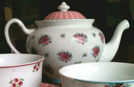 Chelsea Flowers Teapot & Lid