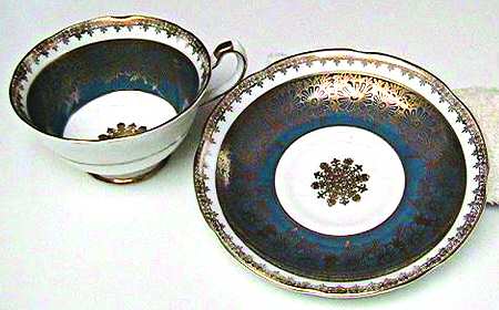 K1698 Footed Cup & Saucer Set