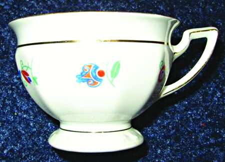 R1669 Footed Cup