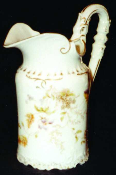 2208 Creamer