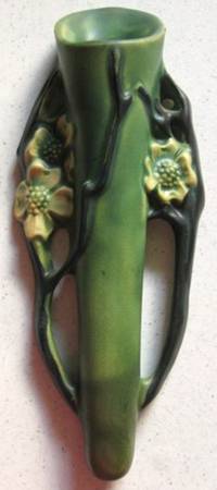 Dogwood II Green (Smooth) 10" Wall Pocket Vase