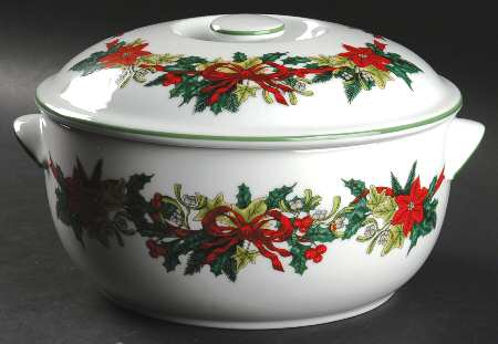 Holly Ribbons Garland 2.5 Qt Round Covered Casserole