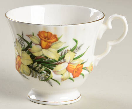 D1787 Footed Cup