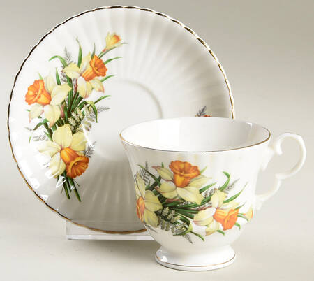 D1787 Footed Cup & Saucer Set