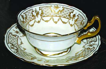 E8934 by Royal Doulton