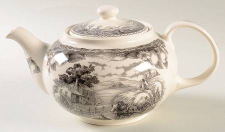 Hayride Black Teapot & Lid