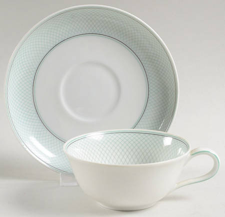 R1687 Flat Cup & Saucer Set