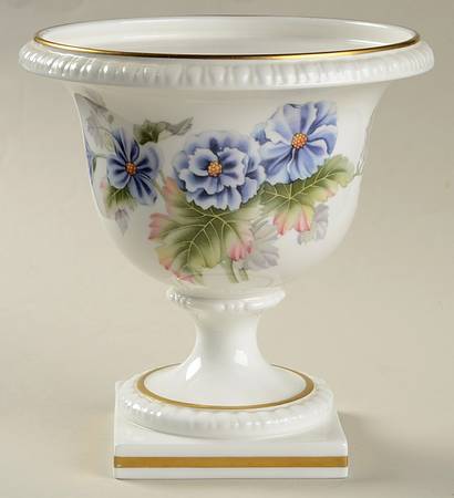 Florena 6" Footed Vase
