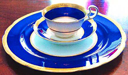 7677 Footed Cup & Saucer Set