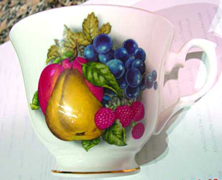 RNB1 Footed Cup